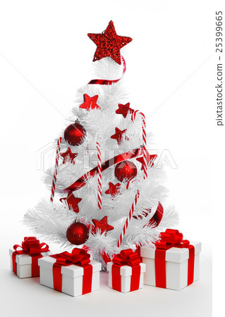 Christmas tree and gifts 25399665