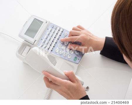 打電話的女商人 25400469