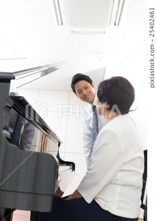 高級鋼琴教室形象 25402461
