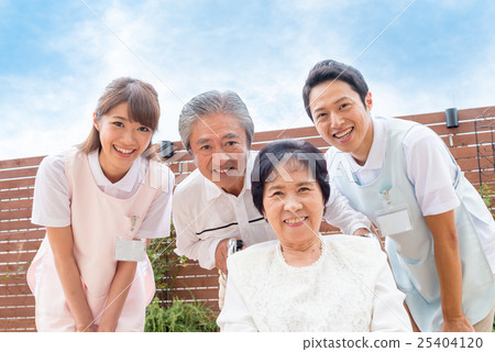 Senior couple, nursing care facilities image Senior couple, nursing care facilities image 25404120