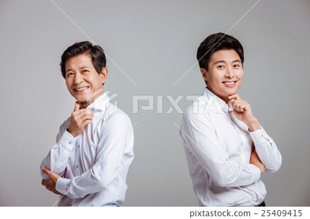 Asian Family 25409415