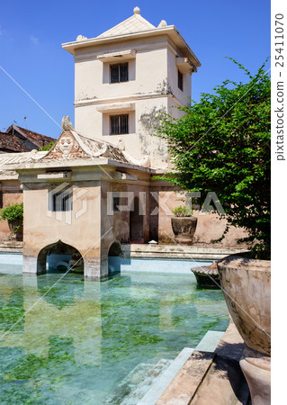 Royal Palace Taman Sari Yogyakarta 25411070