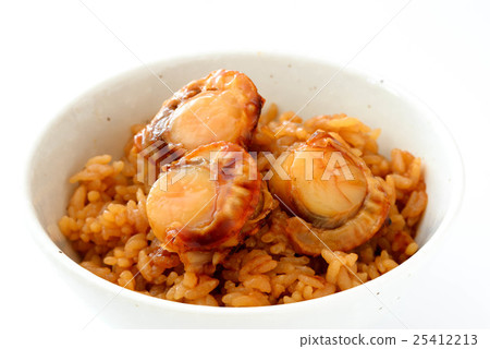在米飯上的扇形紅燒晚餐 25412213