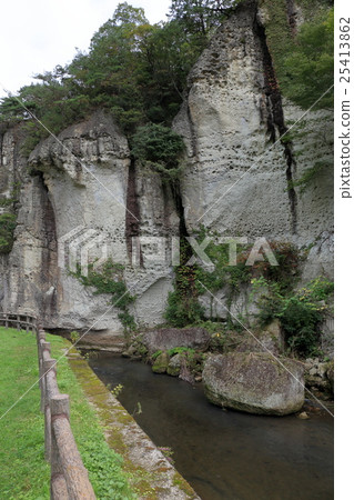 Oiya stone exposed Oiya stone exposed 25413862