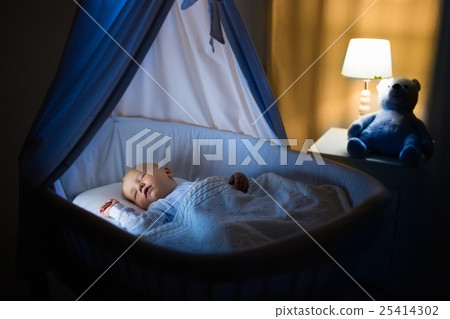Baby boy sleeping at night Baby boy sleeping at night 25414302