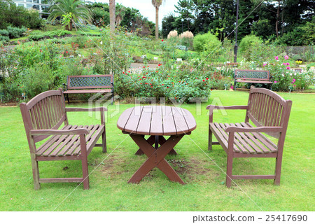 Sanyo Media Flower Museum (former flower art museum), back yard bench (November) Chiba prefecture Chiba city 25417690