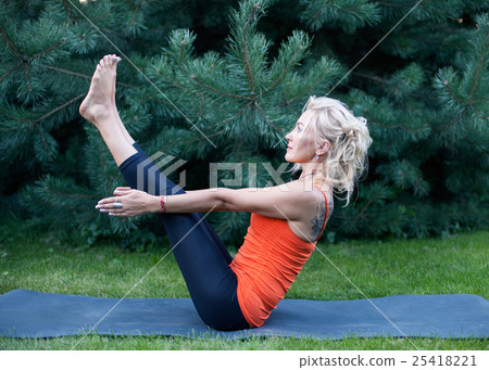 woman doing yoga exercise 25418221