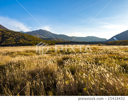 Take the original mooring evening landscape autumn scenery 25418432