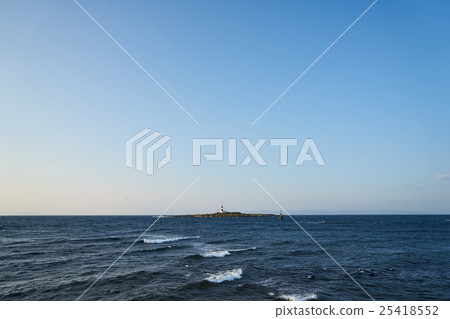 The Tsugaru Strait of Dusk and the Omazaki Lighthouse The Tsugaru Strait of Dusk and the Omazaki Lighthouse 25418552