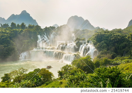 Stunning view at Detian waterfall in Guangxi, China 25419744