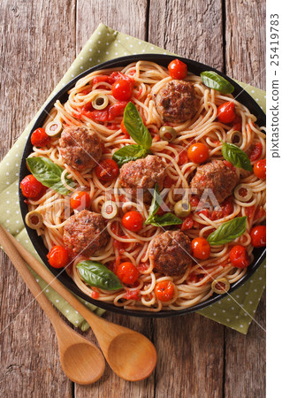 Italian food 25419783