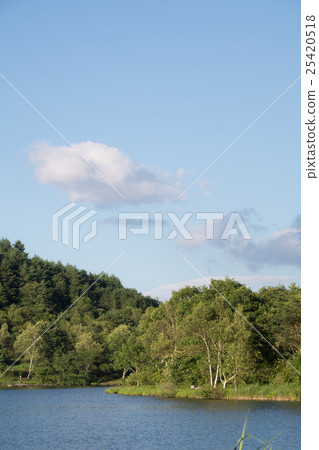 Barraghi湖和Takahara的甘藍田(群馬縣Baragi高原的Tsumagoi村) Barraghi湖和Takahara的甘藍田(群馬縣Baragi高原的Tsumagoi村) 25420518