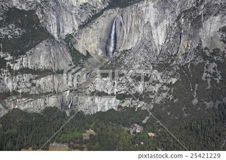 Yosemite Falls 25421229