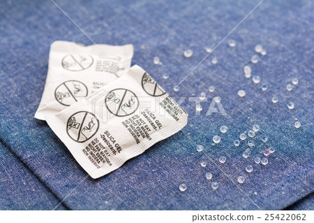 Desiccant or silica gel 25422062