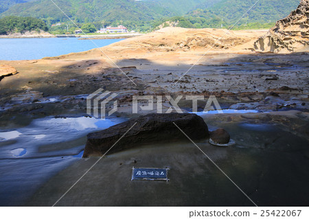 Kochi prefecture Tosashimizu shi Ryusukushi coastal napping stone stone Kochi prefecture Tosashimizu shi Ryusukushi coastal napping stone stone 25422067