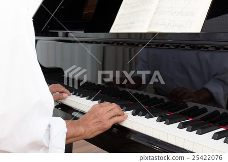 鋼琴表演形象 25422076