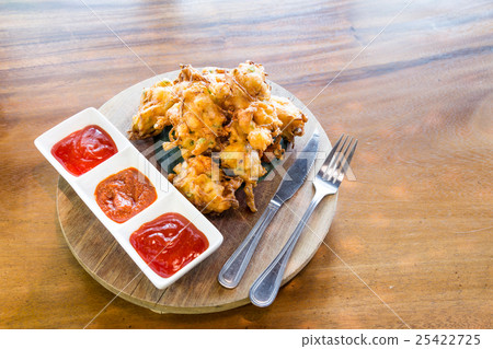 Cucur bawang or onion fritters, Malaysia food Cucur bawang or onion fritters, Malaysia food 25422725