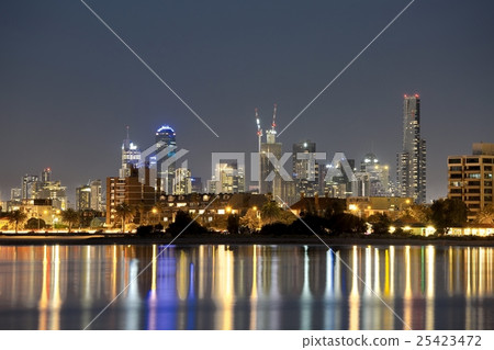 Melbourne 25423472