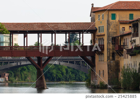 Old brigde 25425885