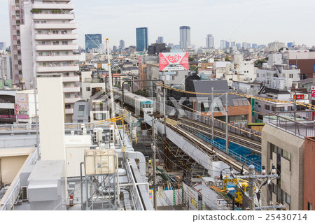 Shimokitazawa Station and the Keio Inokashira Line Train Shimokitazawa Station and the Keio Inokashira Line Train 25430714
