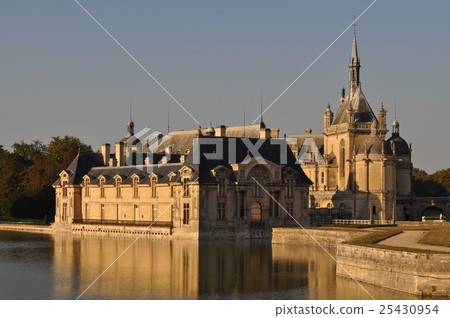 Chantilly Castle 25430954