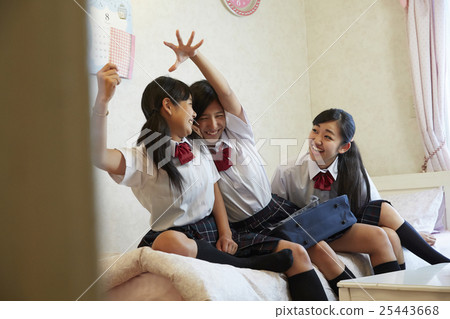 I go to my friend 's house 25443668
