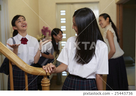 I go to my friend 's house 25443736