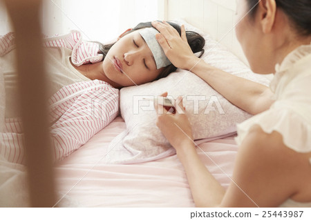 一個正在睡覺的女孩 一個正在睡覺的女孩 25443987