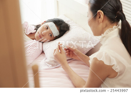 一個正在睡覺的女孩 一個正在睡覺的女孩 25443997