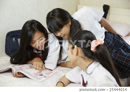 I go to my friend 's house I go to my friend 's house 25444014