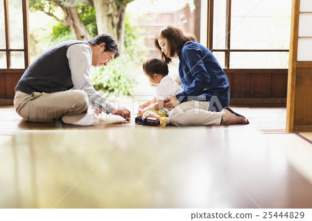 Returning home Returning home 25444829