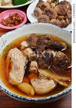 chicken soup with agaricus mushrooms   25446501