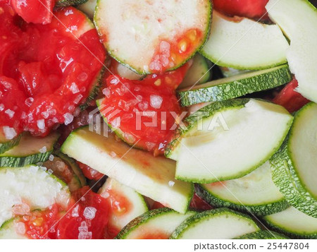 Zucchini with tomato Zucchini with tomato 25447804