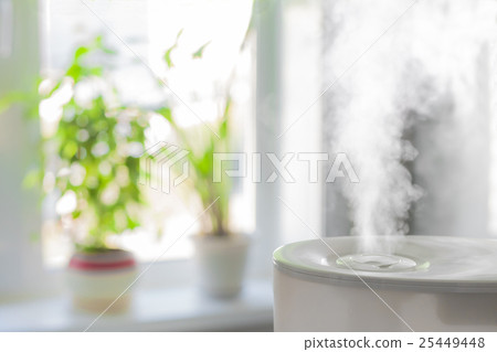 Humidifier spreading steam 25449448