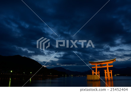 Itsukushima Shrine Otorii / Blue Itsukushima Shrine Otorii / Blue 25452404