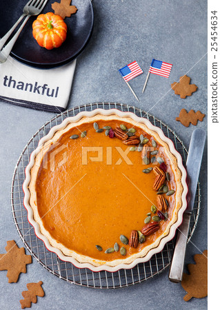 Pumpkin pie, tart with American flag Top view 25454634