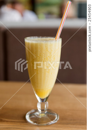 banana cocktail 25454903