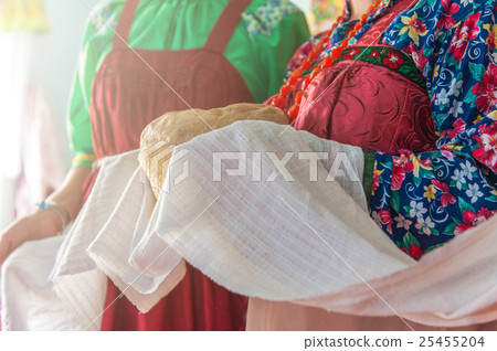 Russian old-fashioned wedding Russian old-fashioned wedding 25455204