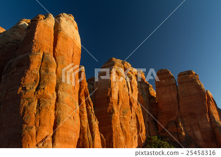 Cathedral Rock peak 25458316