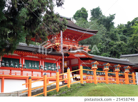 【Important Cultural Property】 Kasuga Taisha Shrine Middle Gate 25458746