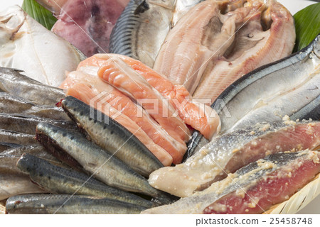 Dried fish 25458748