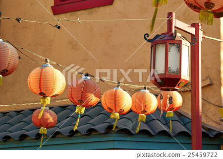 Beautiful red Chinese lanterns in Chinatown of Los Beautiful red Chinese lanterns in Chinatown of Los 25459722