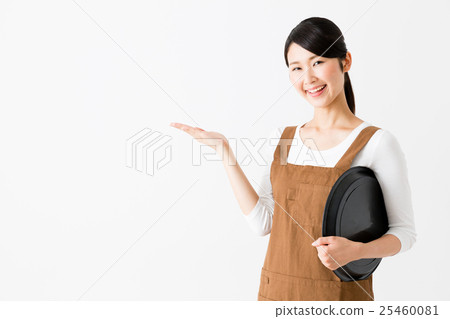 佩帶圍裙白色後面圖像的婦女 佩帶圍裙白色後面圖像的婦女 25460081