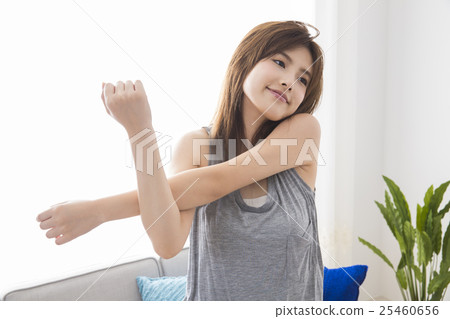 年輕的女士 25460656