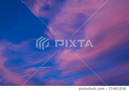 十月的天空和日落雲（更多的紅色與修飾3：2） 25462836