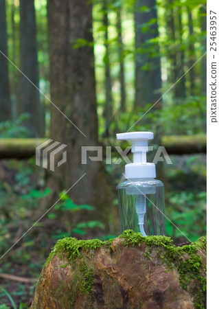 Environment image / cosmetics / bottle 25463957