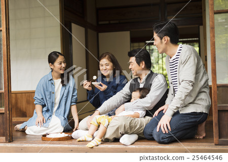 Returning home 25464546