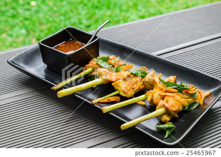 Chicken roast turmeric wrap lemongrass vegetable Chicken roast turmeric wrap lemongrass vegetable 25465967