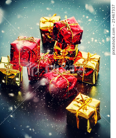 Luxury Christmas Card with Red Golden Gift Boxes Luxury Christmas Card with Red Golden Gift Boxes 25467337