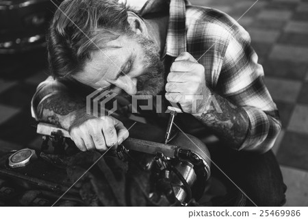 Mechanic Screwdriver Fixing Garage Concept 25469986